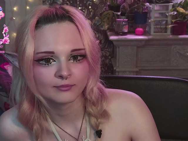 DoubleBubble live cam on BongaCams