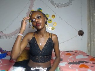 QueenAria's Live Webcam