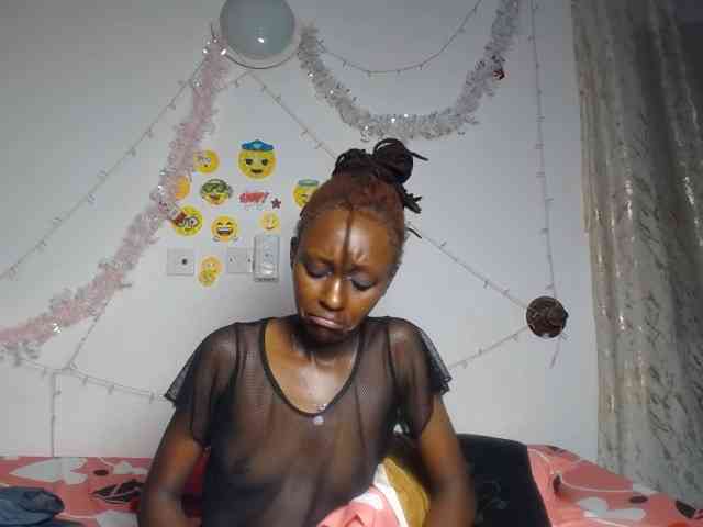 QueenAria webcam