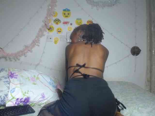 QueenAria webcam