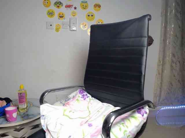 QueenAria webcam