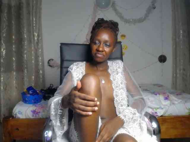 QueenAria webcam