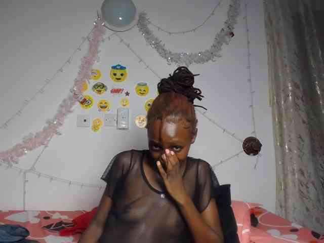 QueenAria webcam