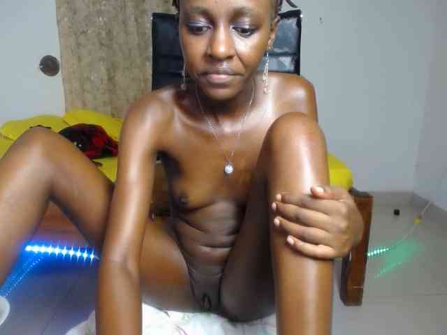 QueenAria webcam