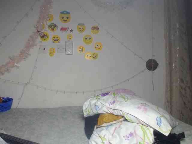 QueenAria webcam