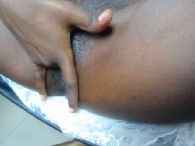 QueenAria webcam