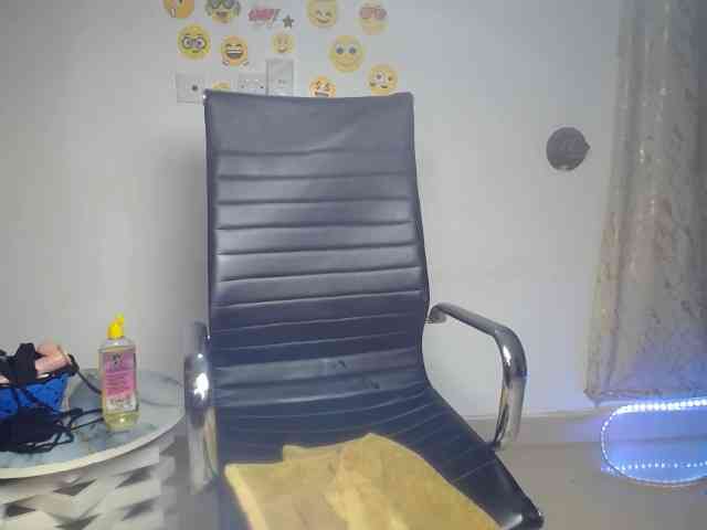 QueenAria webcam