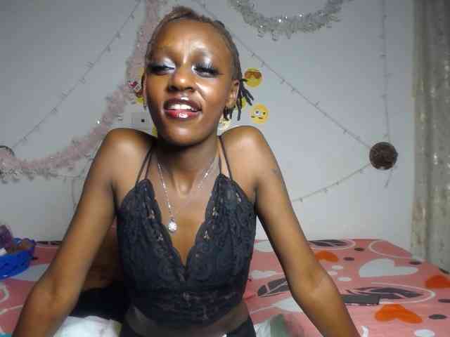 QueenAria webcam