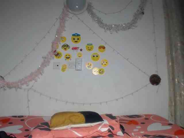 QueenAria webcam