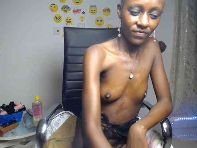 QueenAria webcam