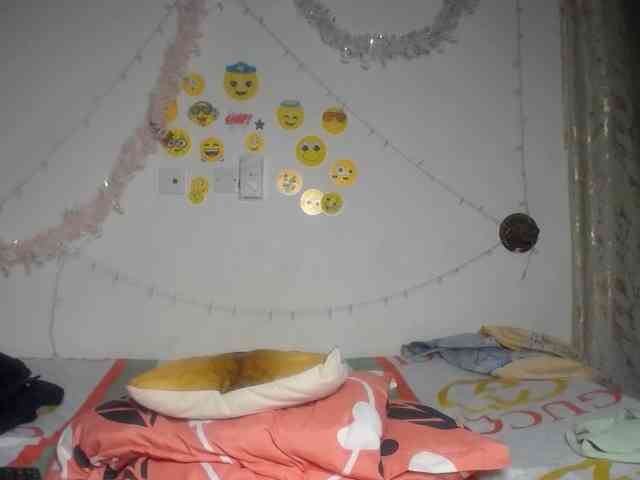 QueenAria webcam