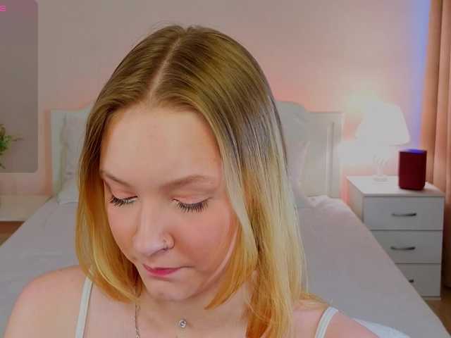 StaceyyJones live cam on BongaCams