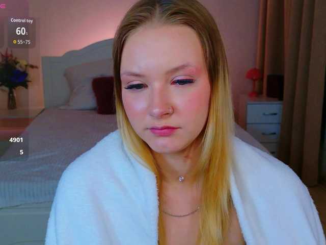 StaceyyJones live cam on BongaCams