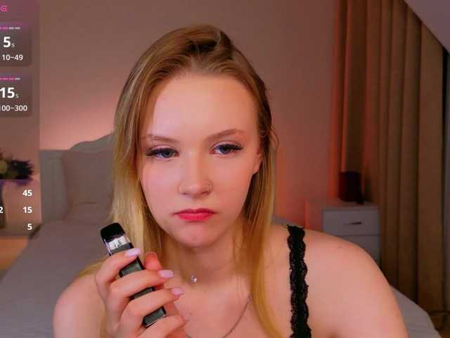 StaceyyJones live cam on BongaCams