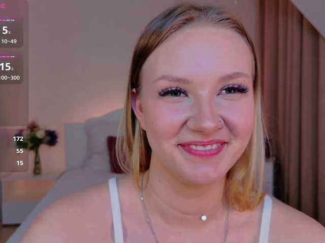 StaceyyJones live cam on BongaCams