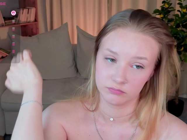 StaceyyJones live cam on BongaCams