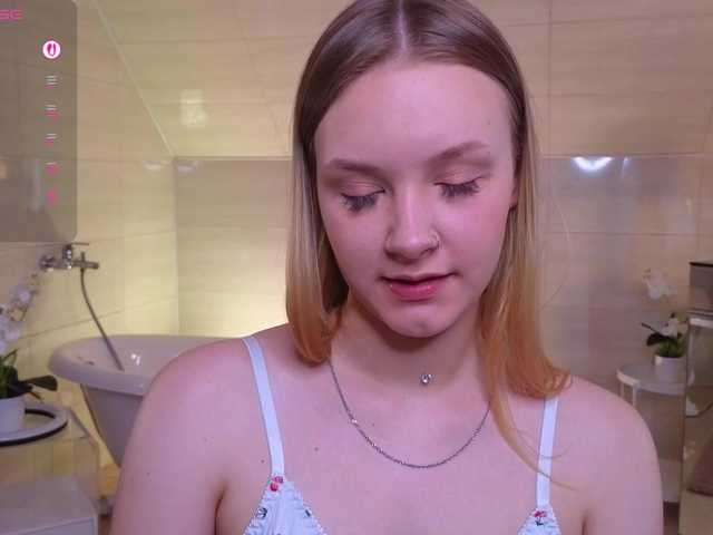 StaceyyJones live cam on BongaCams