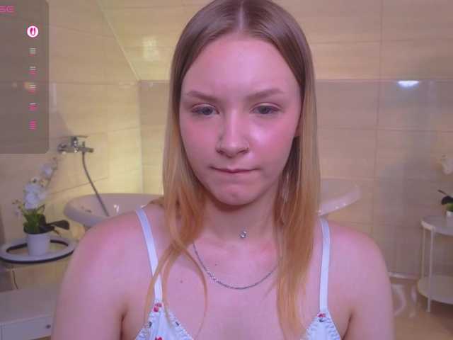 StaceyyJones live cam on BongaCams