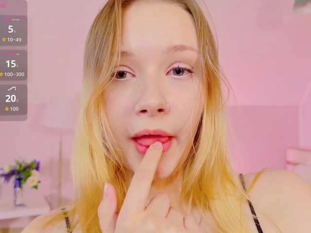 StaceyyJones live cam on BongaCams