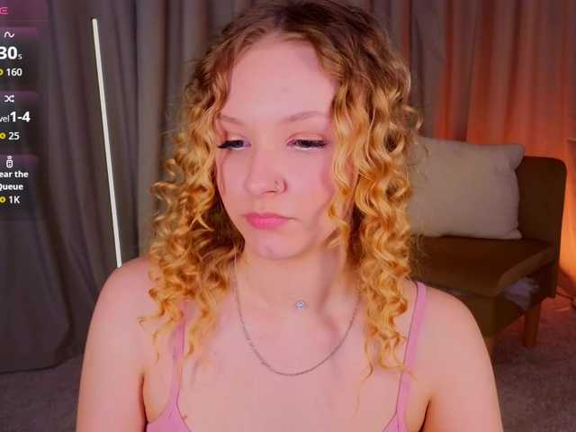 le modèle StaceyyJones est en webcam porno dans un show sur le site bongacams, il possède les tags suivants: White/Caucasian,Blonde,Shaved