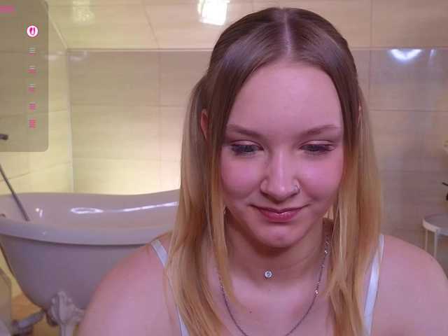 StaceyyJones live cam on BongaCams