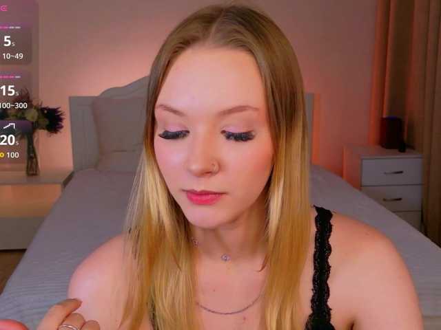 StaceyyJones live cam on BongaCams