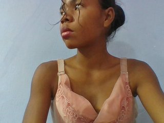 Emelie1a's Live Webcam