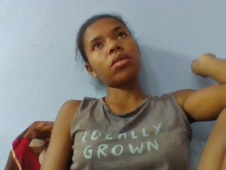 Emelie1a's Live Webcam