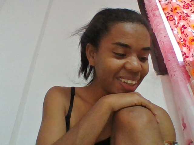Emelie1a live cam on BongaCams
