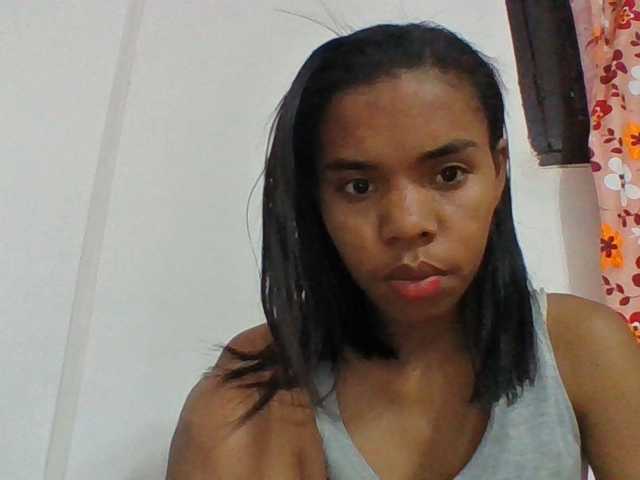 Emelie1a live cam on BongaCams