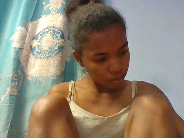 Emelie1a live cam on BongaCams
