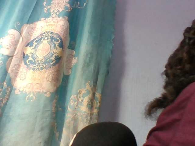 Emelie1a live cam on BongaCams