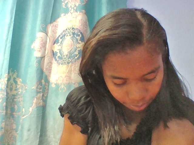 Emelie1a live cam on BongaCams