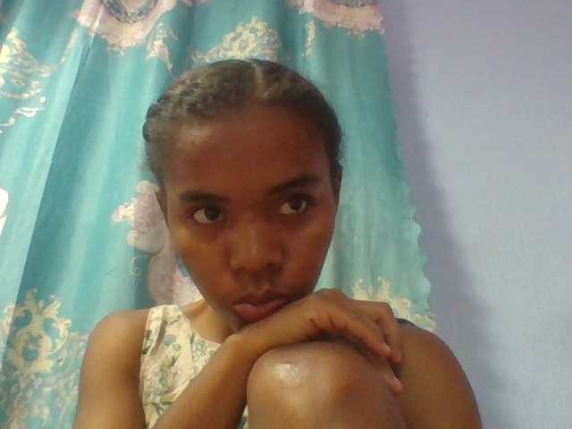 Emelie1a live cam on BongaCams