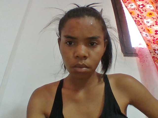 Emelie1a live cam on BongaCams