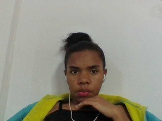 Emelie1a, live now on BongaCams