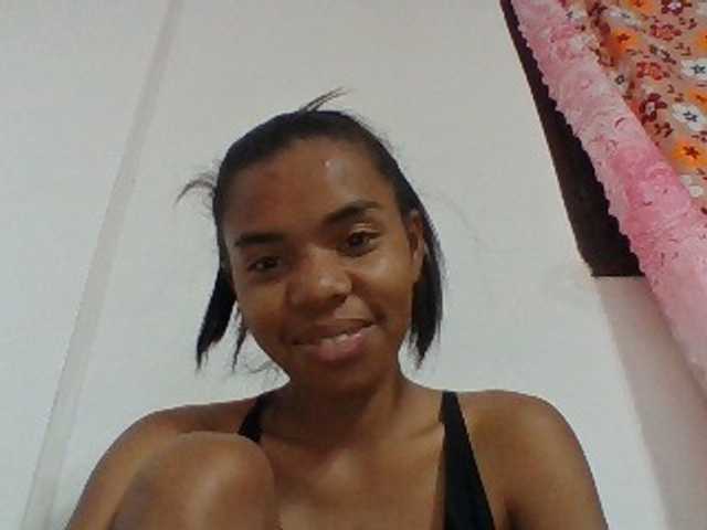 Emelie1a live cam on BongaCams