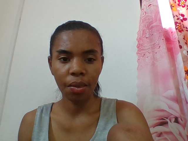 Emelie1a live cam on BongaCams