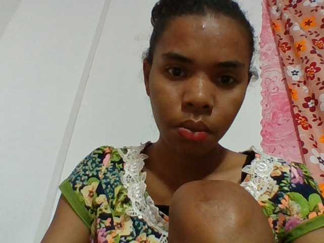 Emelie1a live cam on BongaCams