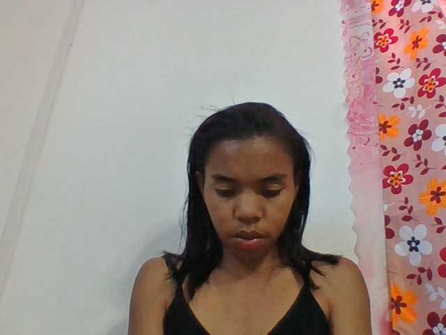 Emelie1a live cam on BongaCams