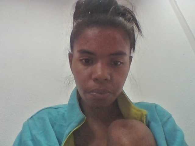 Emelie1a live cam preview