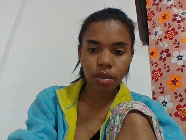 Emelie1a live cam on BongaCams