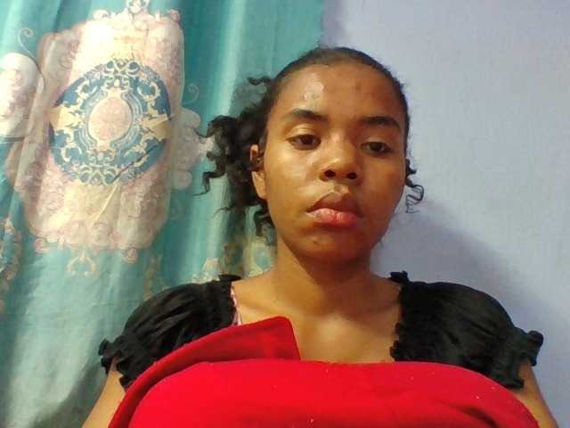 Emelie1a live cam on BongaCams