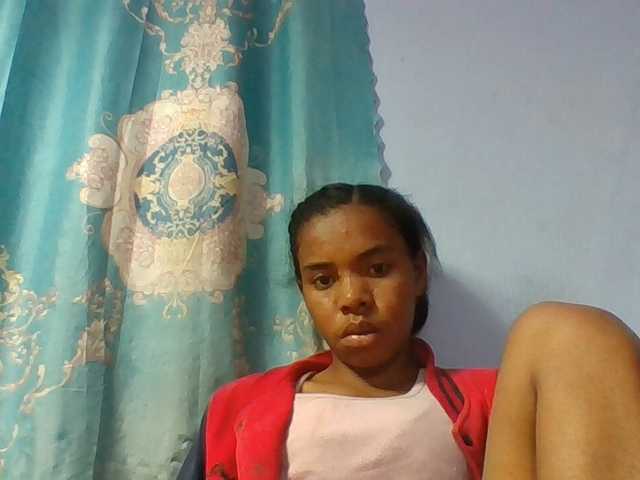 Emelie1a live cam on BongaCams