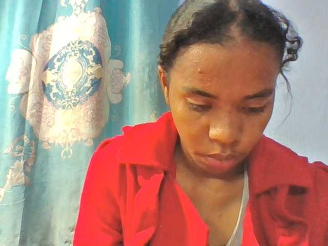 Emelie1a live cam on BongaCams