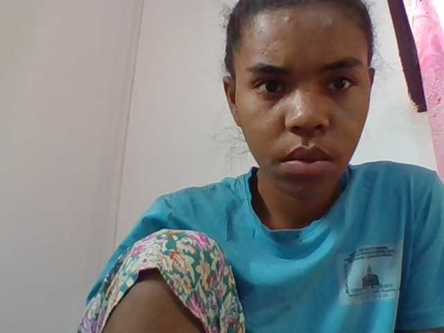Emelie1a live cam on BongaCams