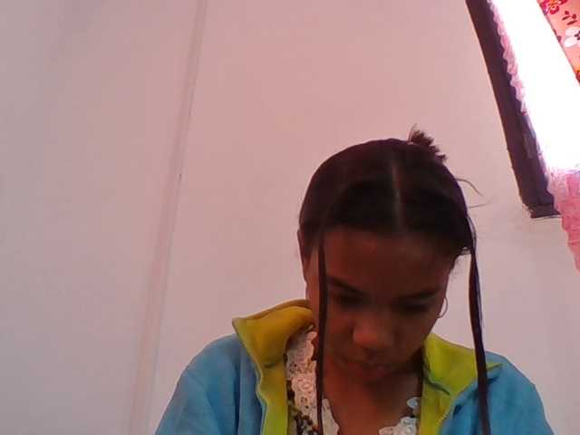 Emelie1a live cam on BongaCams