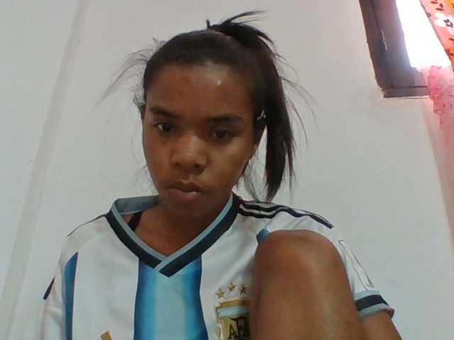 Emelie1a live cam on BongaCams