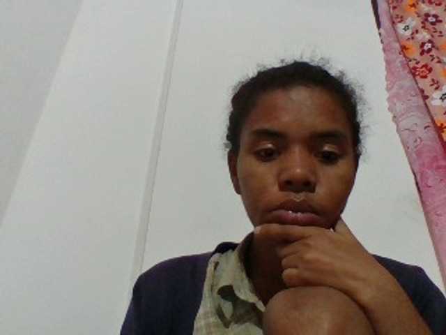 Emelie1a live cam on BongaCams