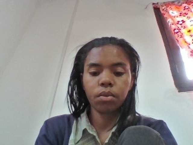 Emelie1a live cam on BongaCams